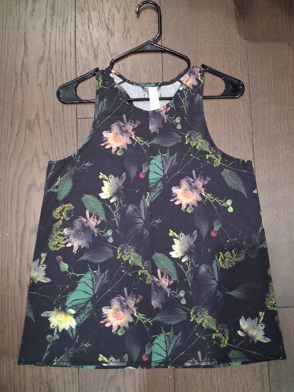 Oiselle Black Moody Floral Passport Tank